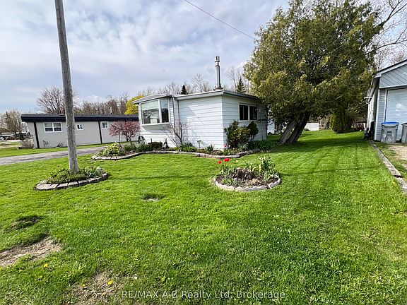 4th image of 123 Ash St