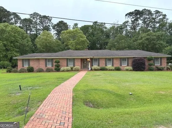 808 W 2nd St, Ocilla, GA 31774