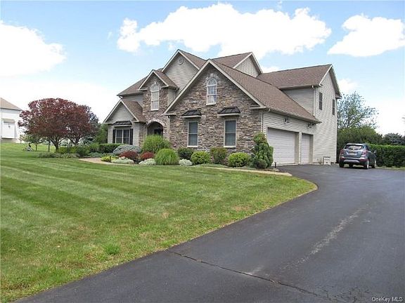 2nd image of 7 Prestwick Dr