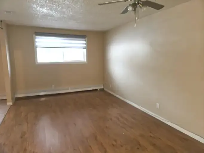 Studio, 1.0 bath, 625 sqft, $1,050 — Photo 4