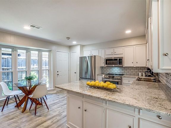 4th image of 9024 Villa Park Cir