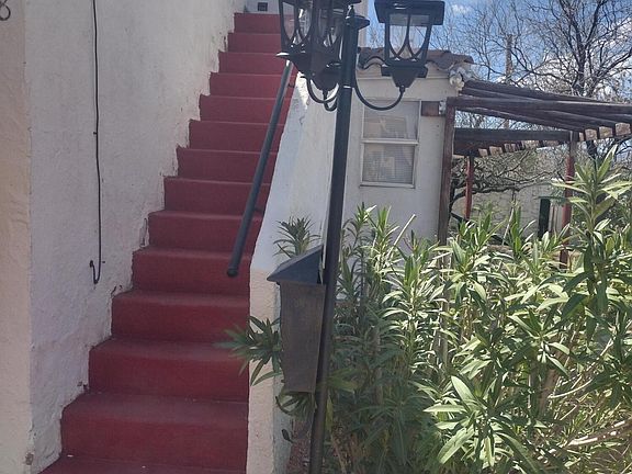 4th image of 518 Gregory Ave