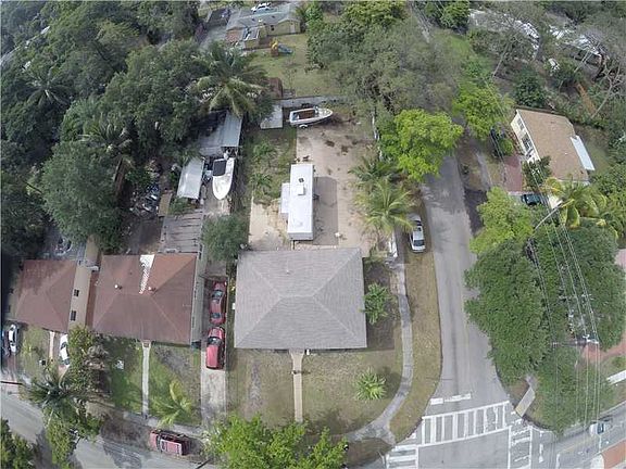 3rd image of 800 NE 145th St