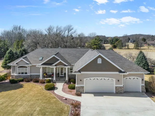 6402 Irving Dr, Sun Prairie, WI 53590