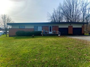 494 Hinton Rd, Shady Spring, WV 25918