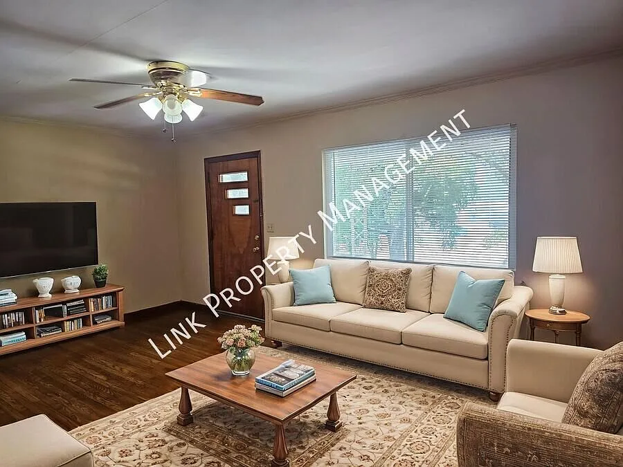 Coming Soon! Don't Miss This Charming 2 Bedroom With Garage, Large Yard And Storage — Photo 2