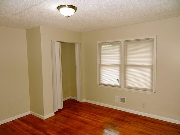 5th image of 9024 Indiana Ave