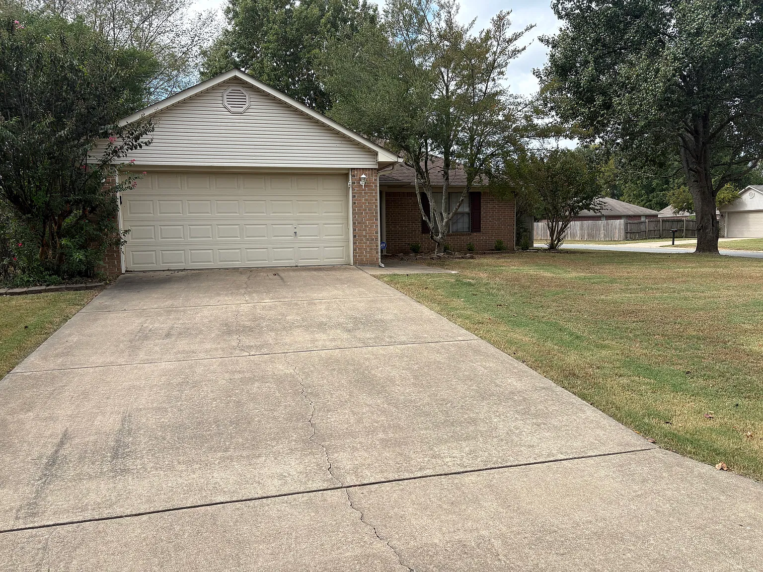 3 bed, 1400 sqft, $1,695 — Photo 2