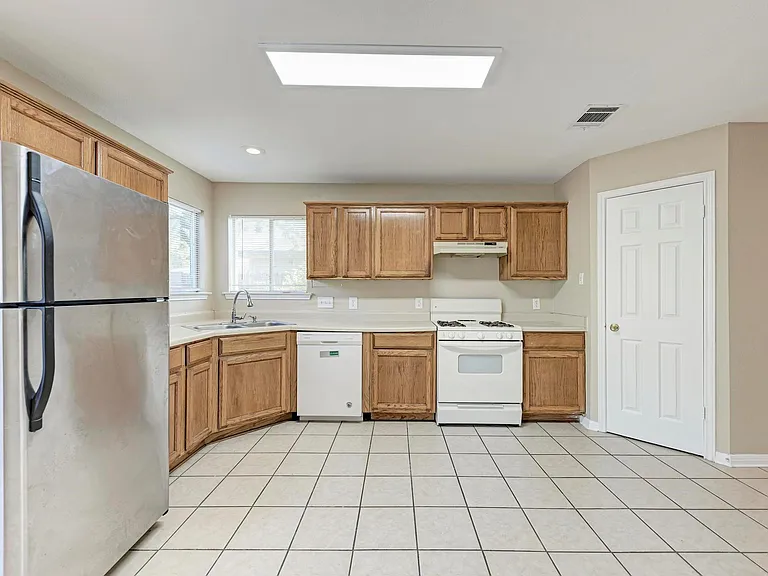2351 Wright Cir — Photo 26