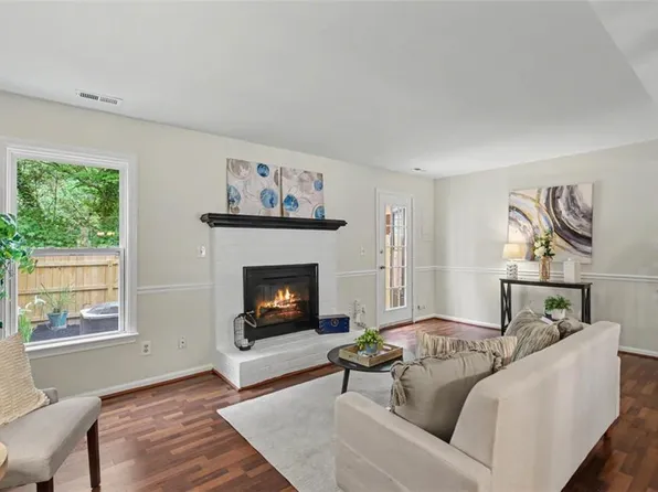 2423 Rennie Dr, Virginia Beach, VA 23454
