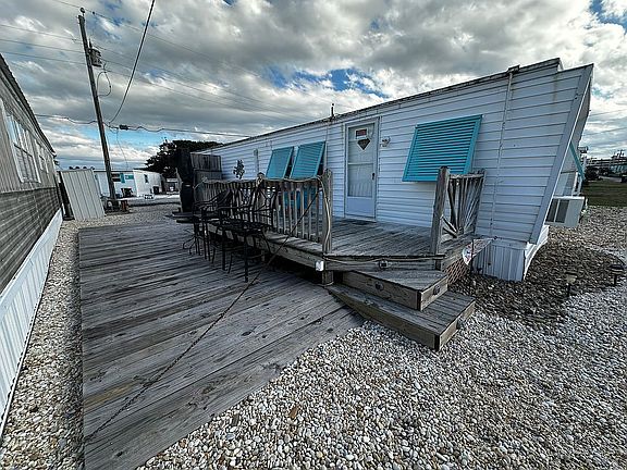 3rd image of 1444 Salter Path Rd #W33