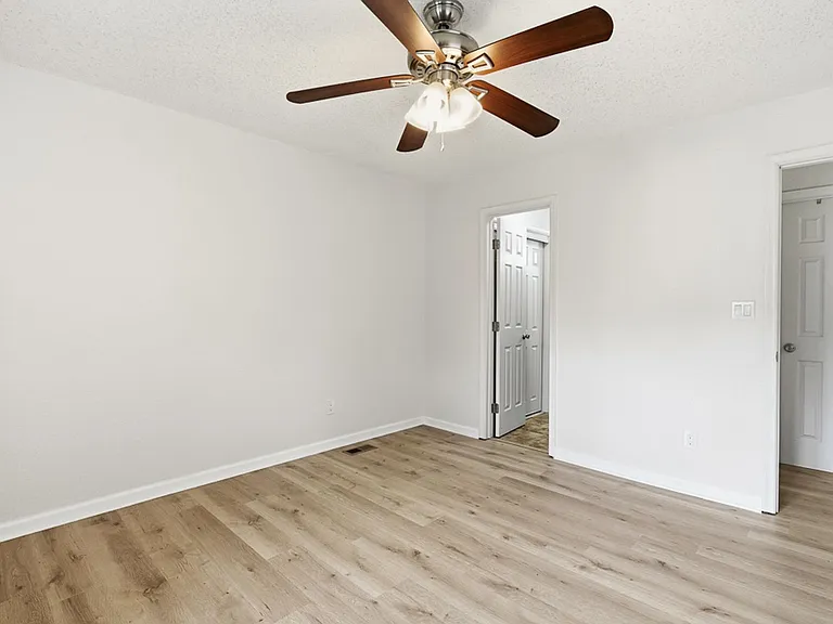 3856 Forestwood Ct — Photo 23
