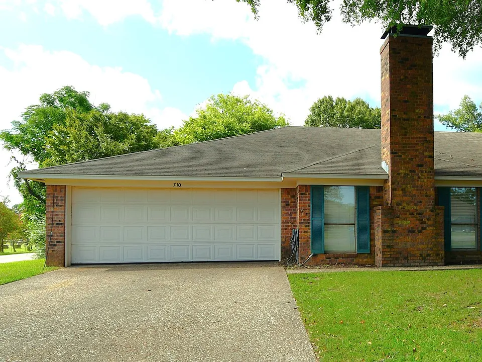 710 Kelli