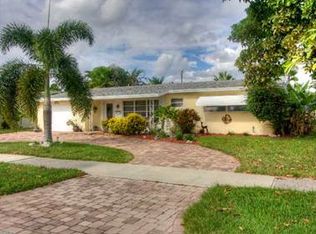 301 SE 13th St, Deerfield Beach, FL 33441