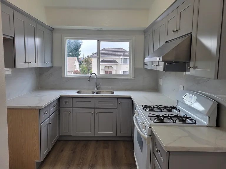 155 California St #B — Photo 4