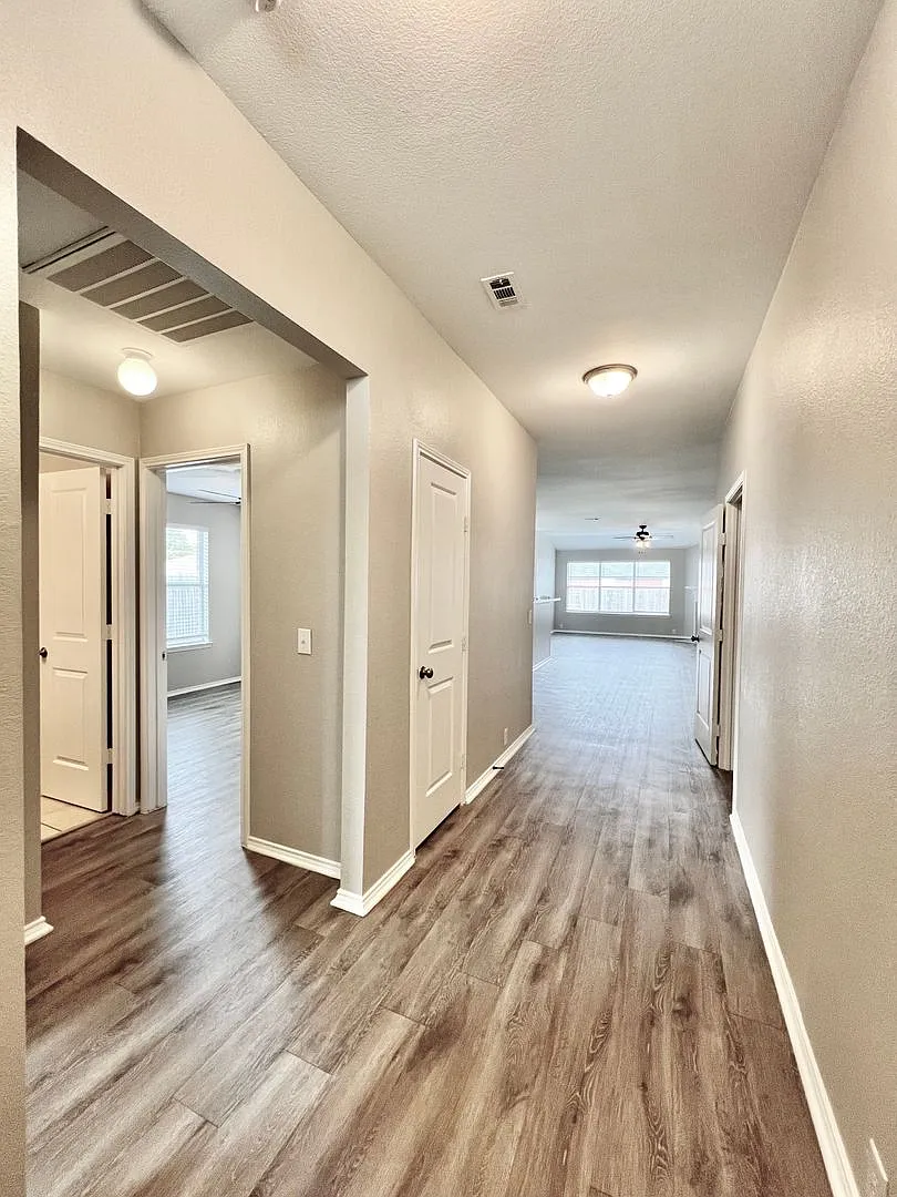 Building Photo - 4108 Sonoma Dr