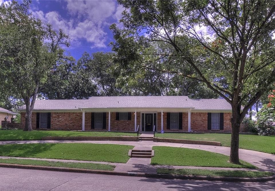 1st image of 210 Xavier Dr