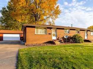 40 Hillview Dr, Hubbard, OH