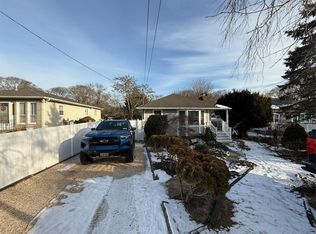 135 Stackyard Dr, Mastic Beach, NY 11951