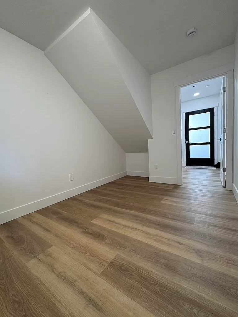 3 bed, 2.5 bath, 1350 sqft, $3,450 — Photo 4