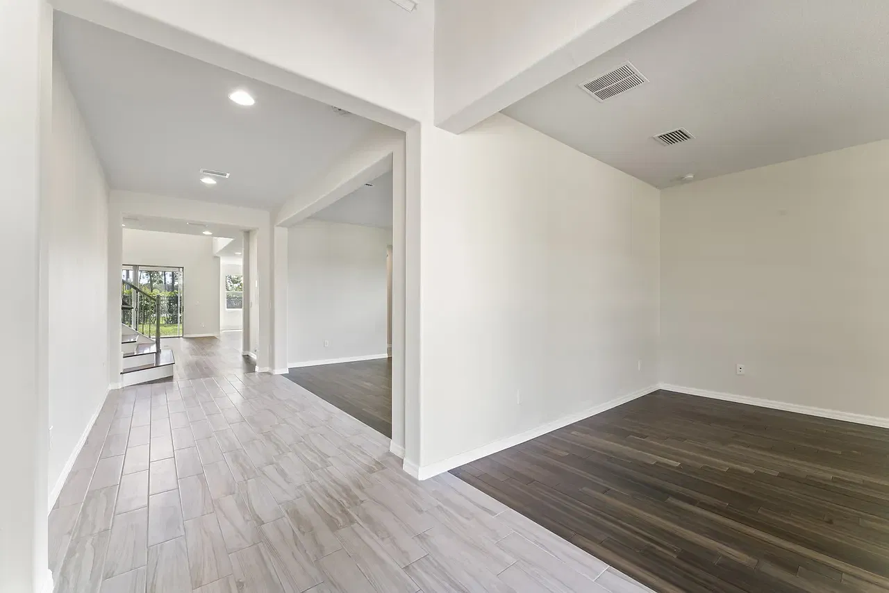 4 bed, 4244 sqft, $4,000 — Photo 3