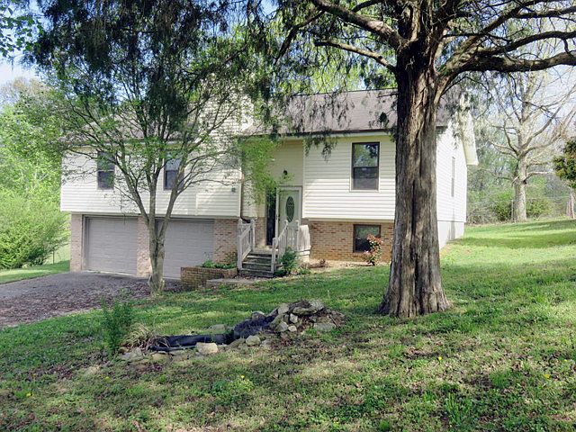 1st image of 326 River Bend Dr