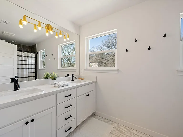6104 Reicher Dr — Photo 24