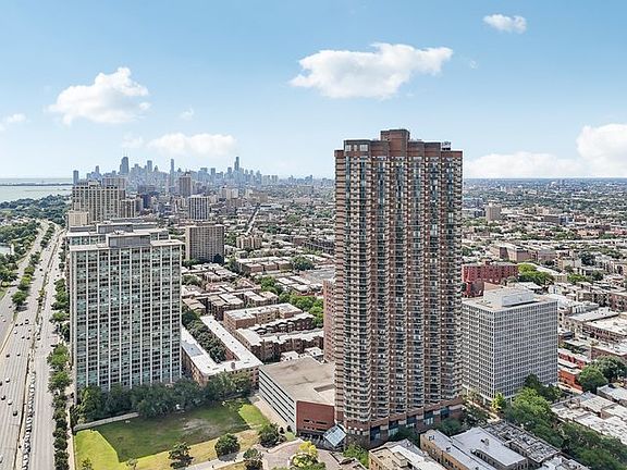 5th image of 3660 N Lake Shore Dr APT 709