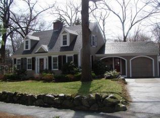 94 Oak St, Reading, MA 01867