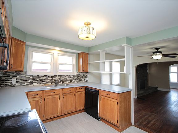 3rd image of 10 Decatur St