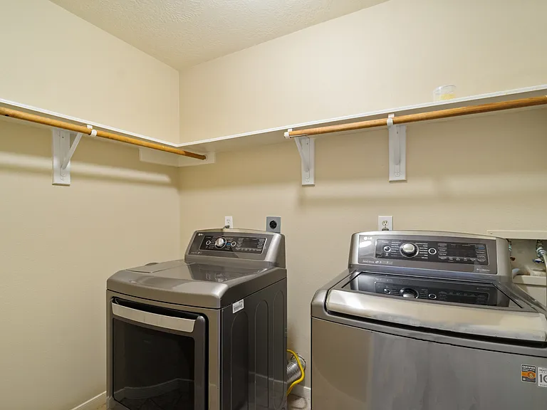 22903 Thistlebury Ln — Photo 27