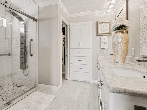 3409 Winter Ln, Baytown, TX 77521