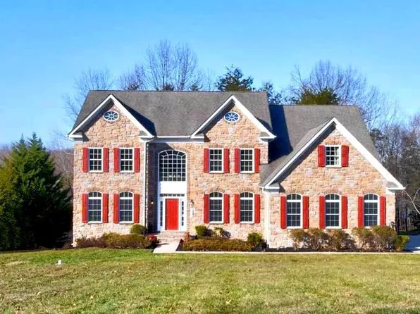 8946 Sahalee Ct, Pasadena, MD 21122