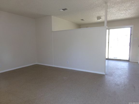 3rd image of 151 Reefridge