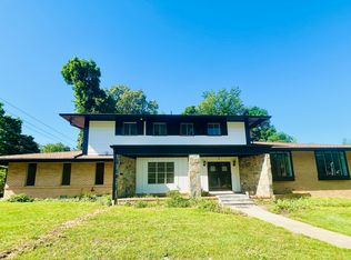 200 Saint Andrews Dr, Fort Washington, MD 20744