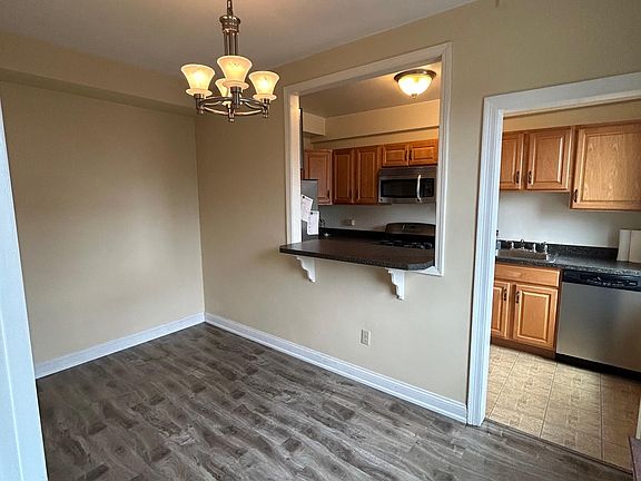 4th image of 372 S Highland Ave APT 305