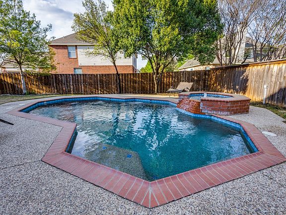 2nd image of 1505 Kingsbrook Cir
