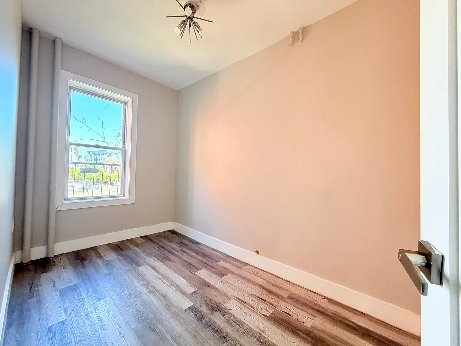 104 Belmont Ave — Photo 2