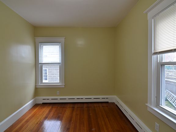 3rd image of 112 Rockdale Ave