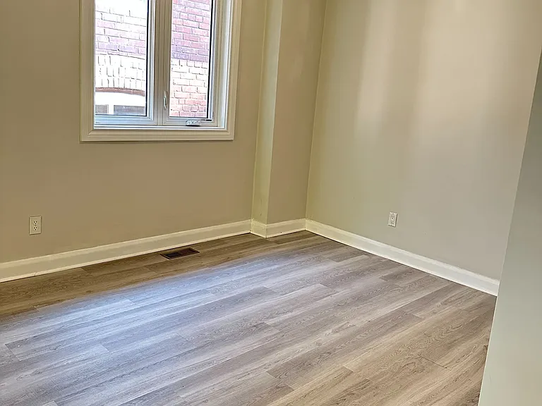 407 Woodbine Ave #2 — Photo 15