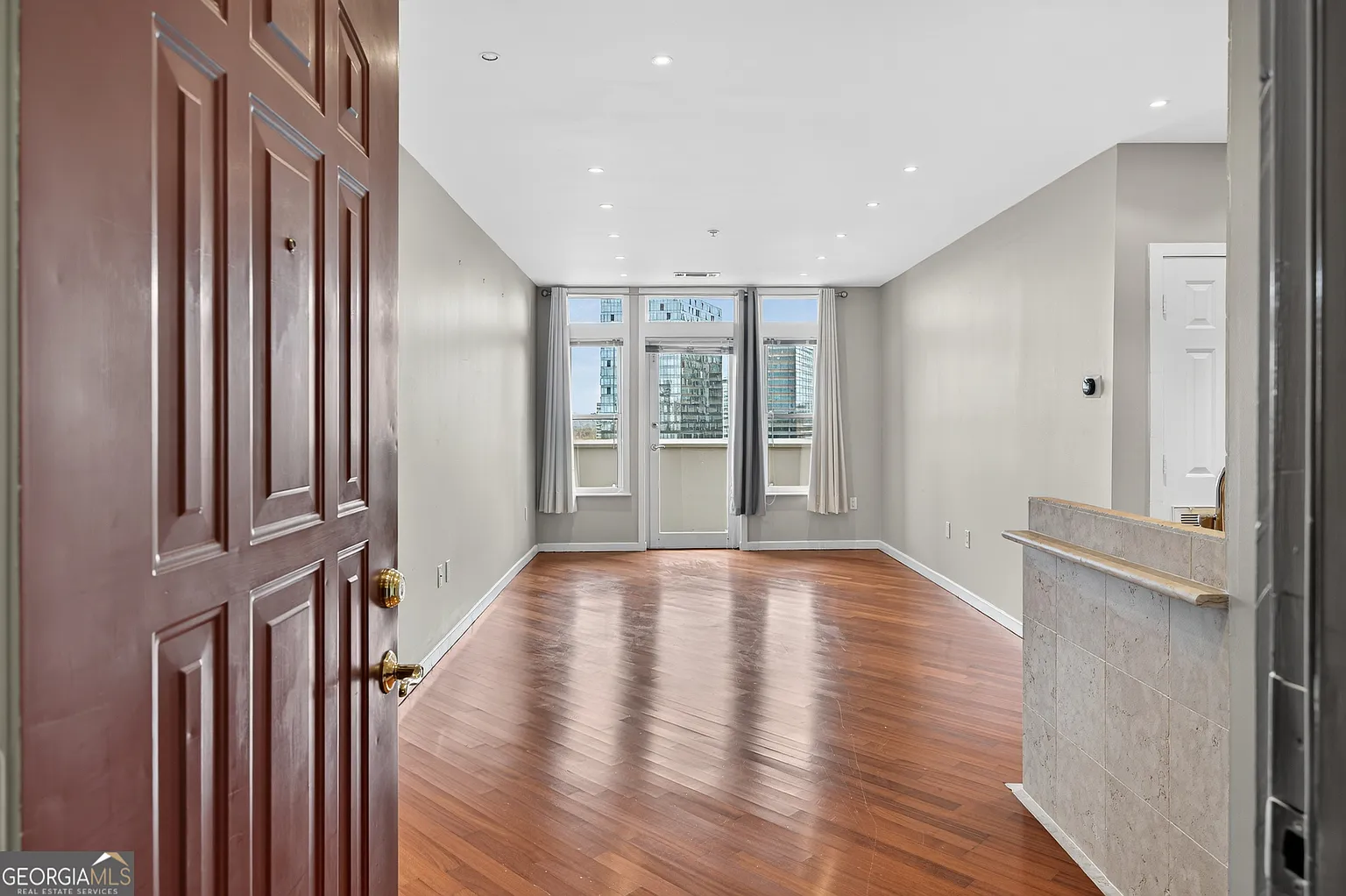 3334 Peachtree Rd NE APT 1410 photo 1