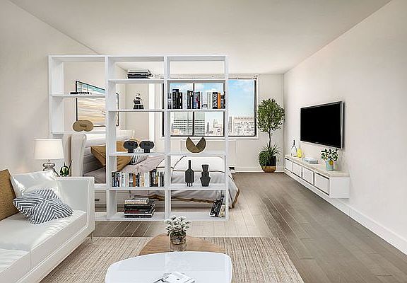 5th image of 200 E 33rd St APT 20E