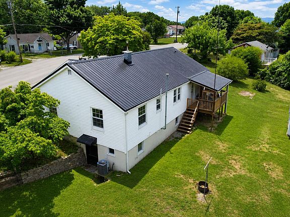4th image of 822 Rose Hill Dr