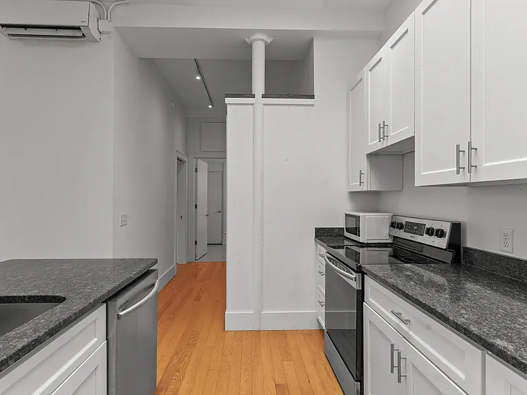 133 Mathewson St #302 — Photo 21
