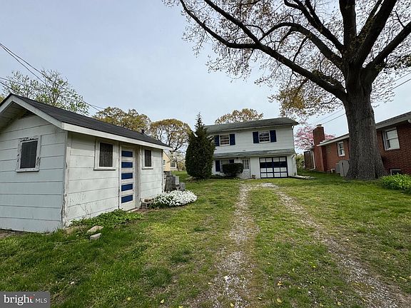 2nd image of 1930 Cedar Rd