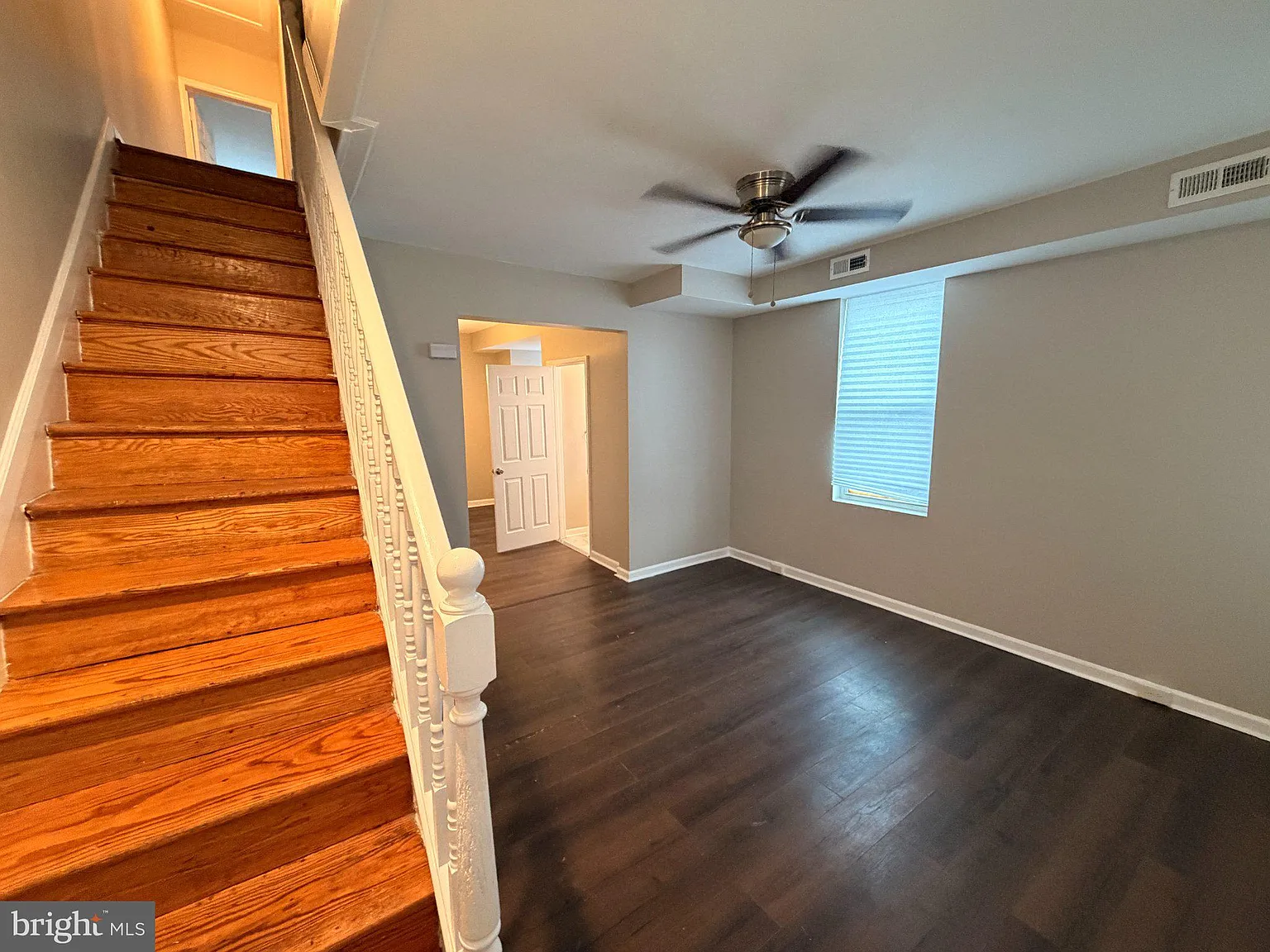 3 bed, 3.0 bath, 1280 sqft, $1,600 — Photo 2