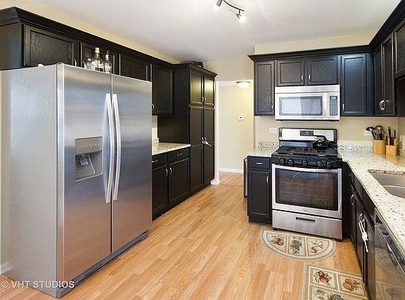 3rd image of 4902 Lobelia Ln