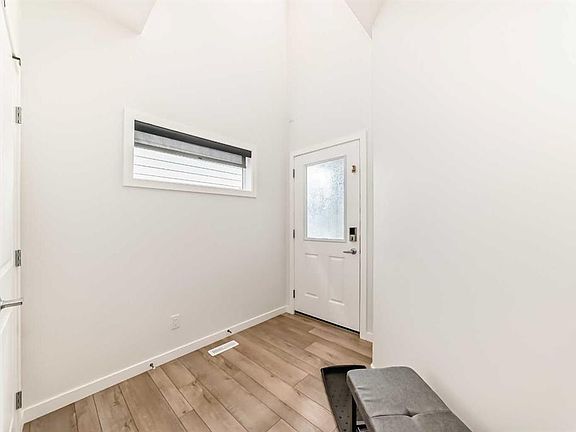 2nd image of 164 Magnolia Ter SE