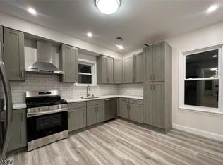 945 Monroe Ave, Elizabeth, NJ 07201