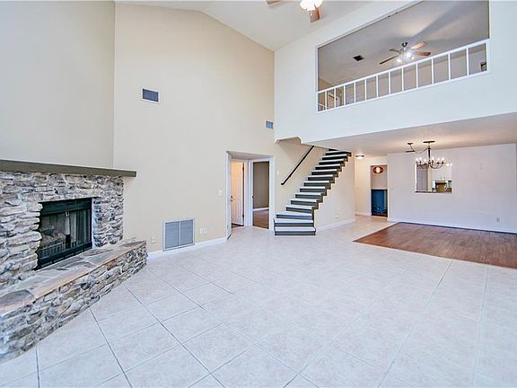 5th image of 1093 Palm Harbor Dr
